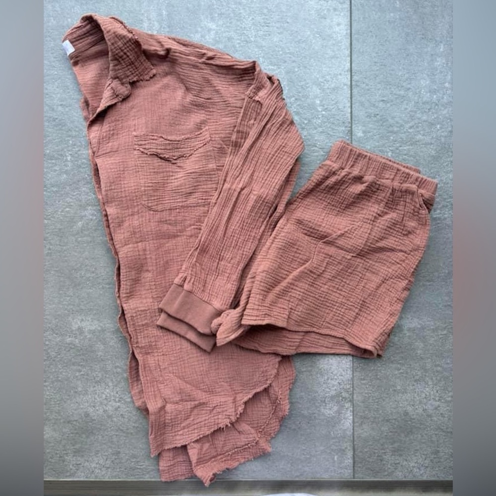 Pink Lily Linen Set